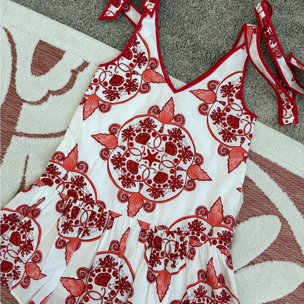 Chic Red and White Patterned Midi Dress
